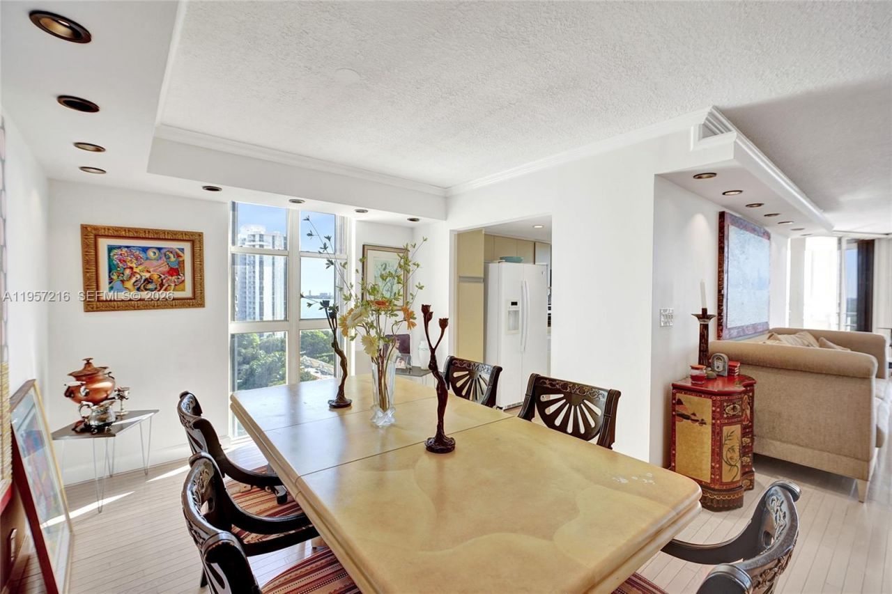1000 Quayside Ter, Unit 1402, Miami, FL 33138 Photo