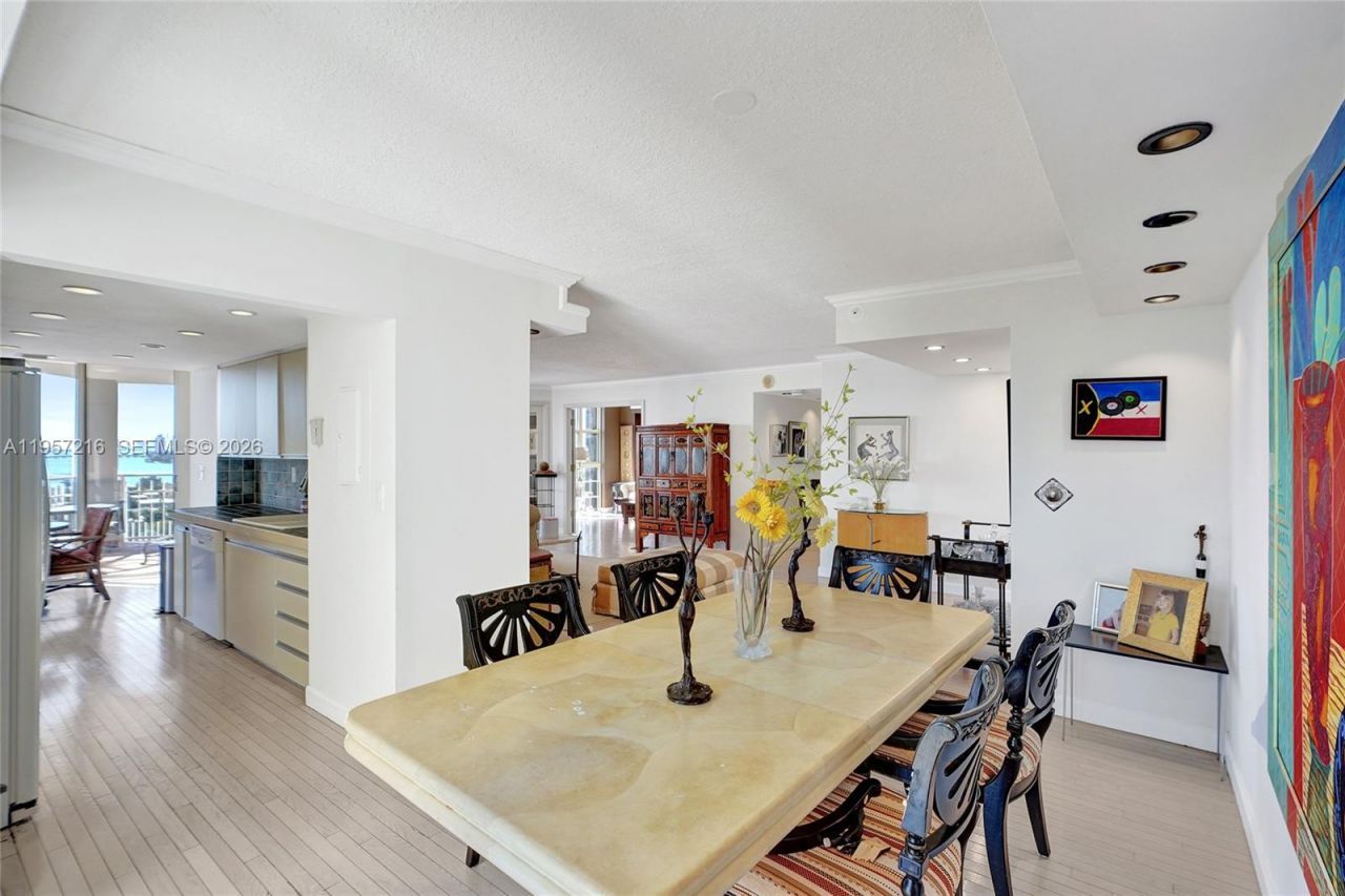 1000 Quayside Ter, Unit 1402, Miami, FL 33138 Photo