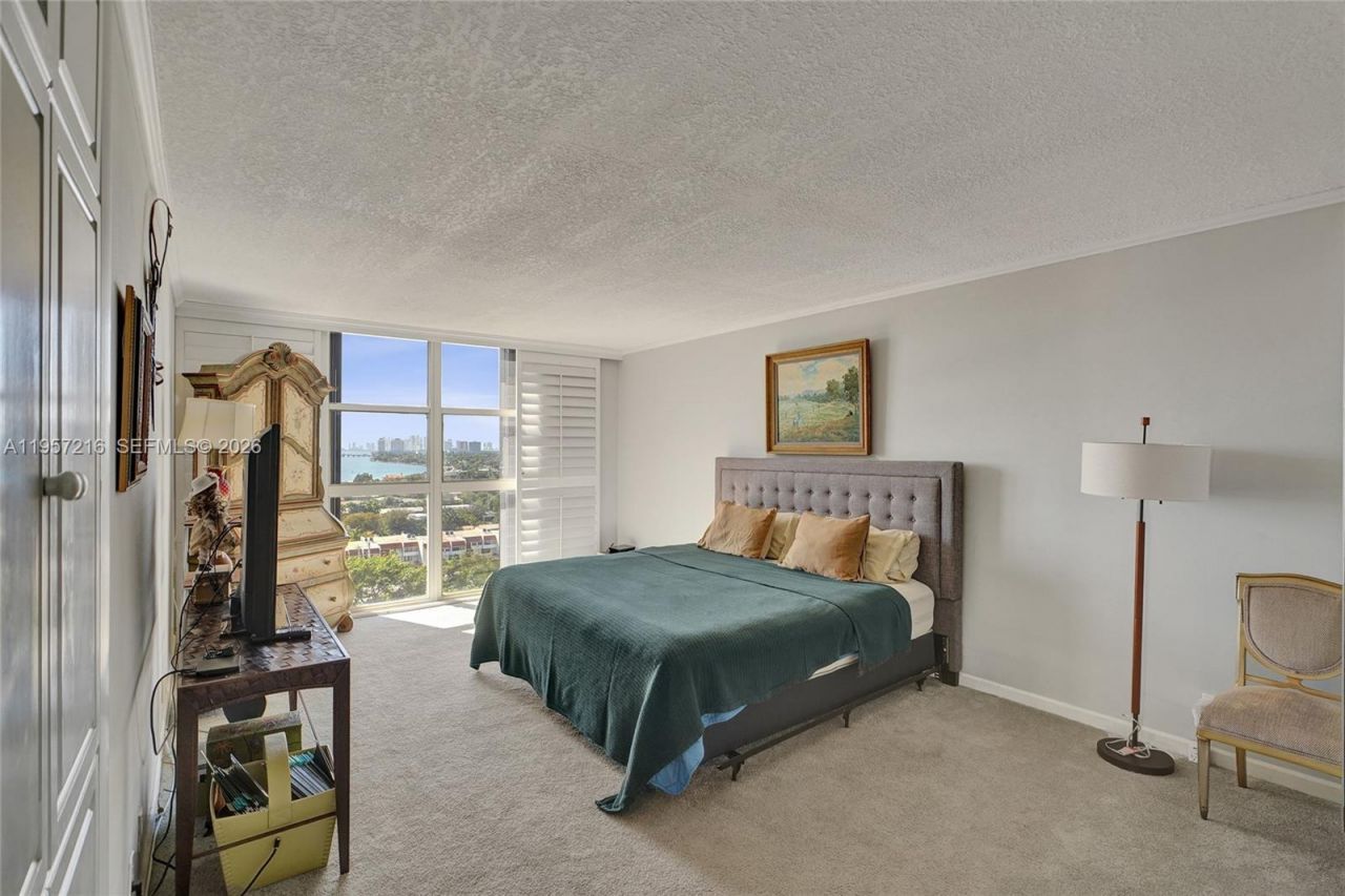 1000 Quayside Ter, Unit 1402, Miami, FL 33138 Photo