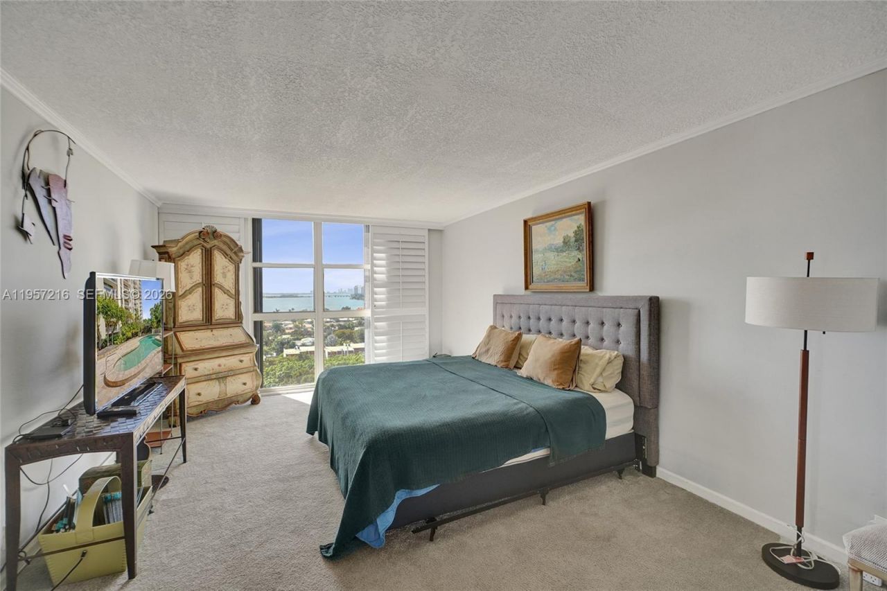 1000 Quayside Ter, Unit 1402, Miami, FL 33138 Photo