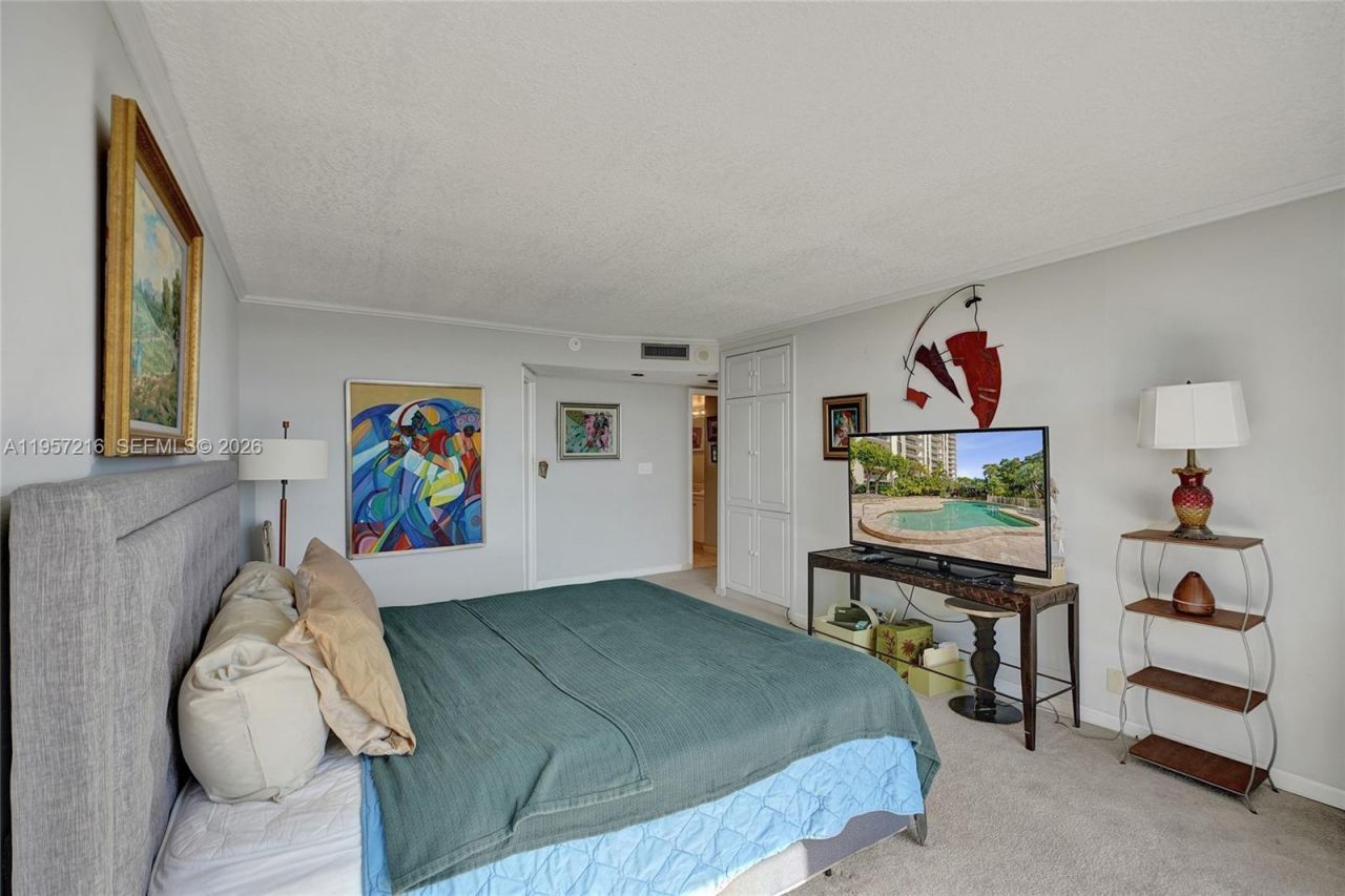 1000 Quayside Ter, Unit 1402, Miami, FL 33138 Photo