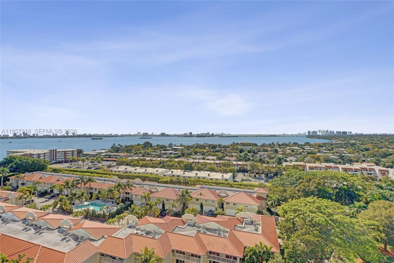 1000 Quayside Ter, Unit 1402, Miami, FL 33138 Photo