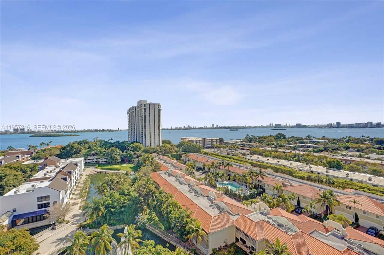 1000 Quayside Ter, Unit 1402, Miami, FL 33138 Photo