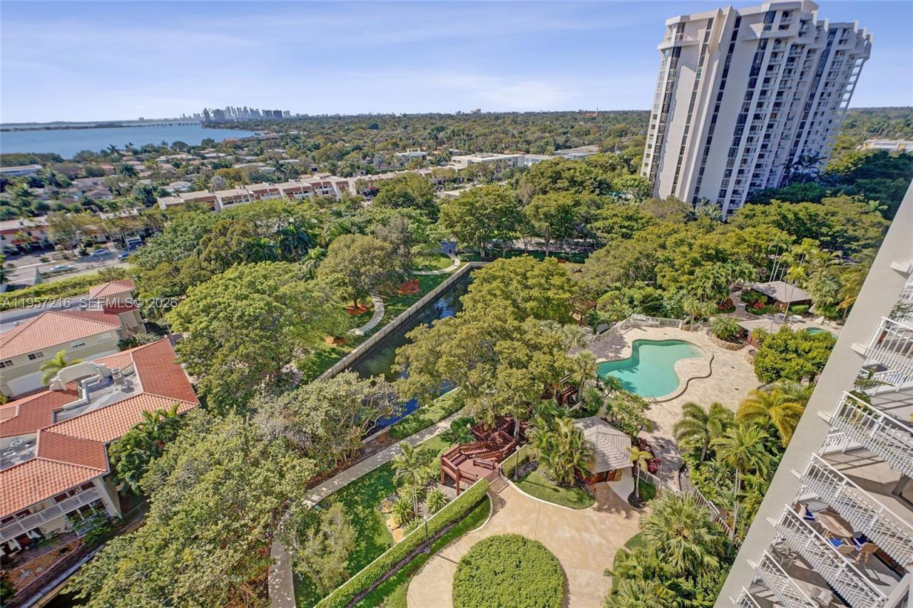 1000 Quayside Ter, Unit 1402, Miami, FL 33138 Photo