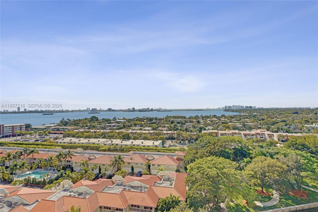 1000 Quayside Ter, Unit 1402, Miami, FL 33138 Photo