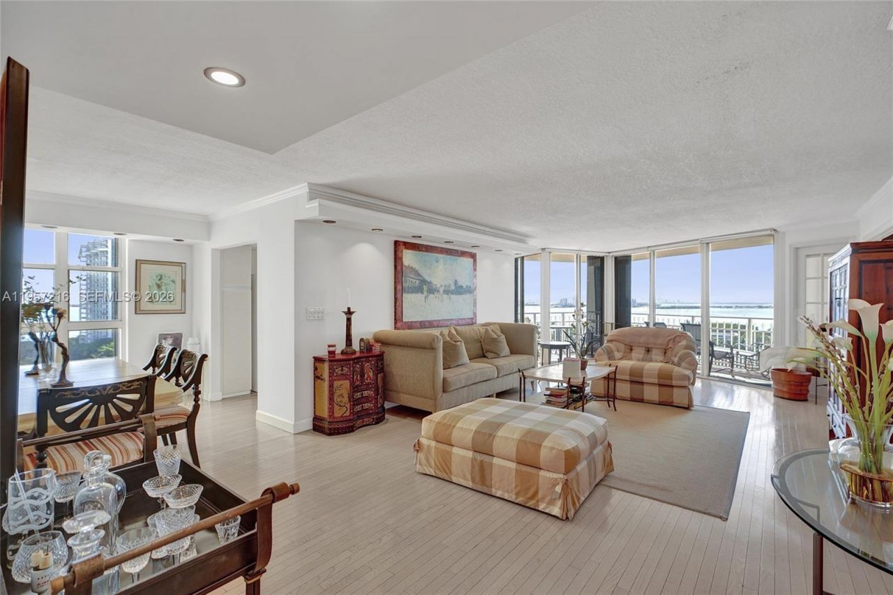 1000 Quayside Ter, Unit 1402, Miami, FL 33138 Photo