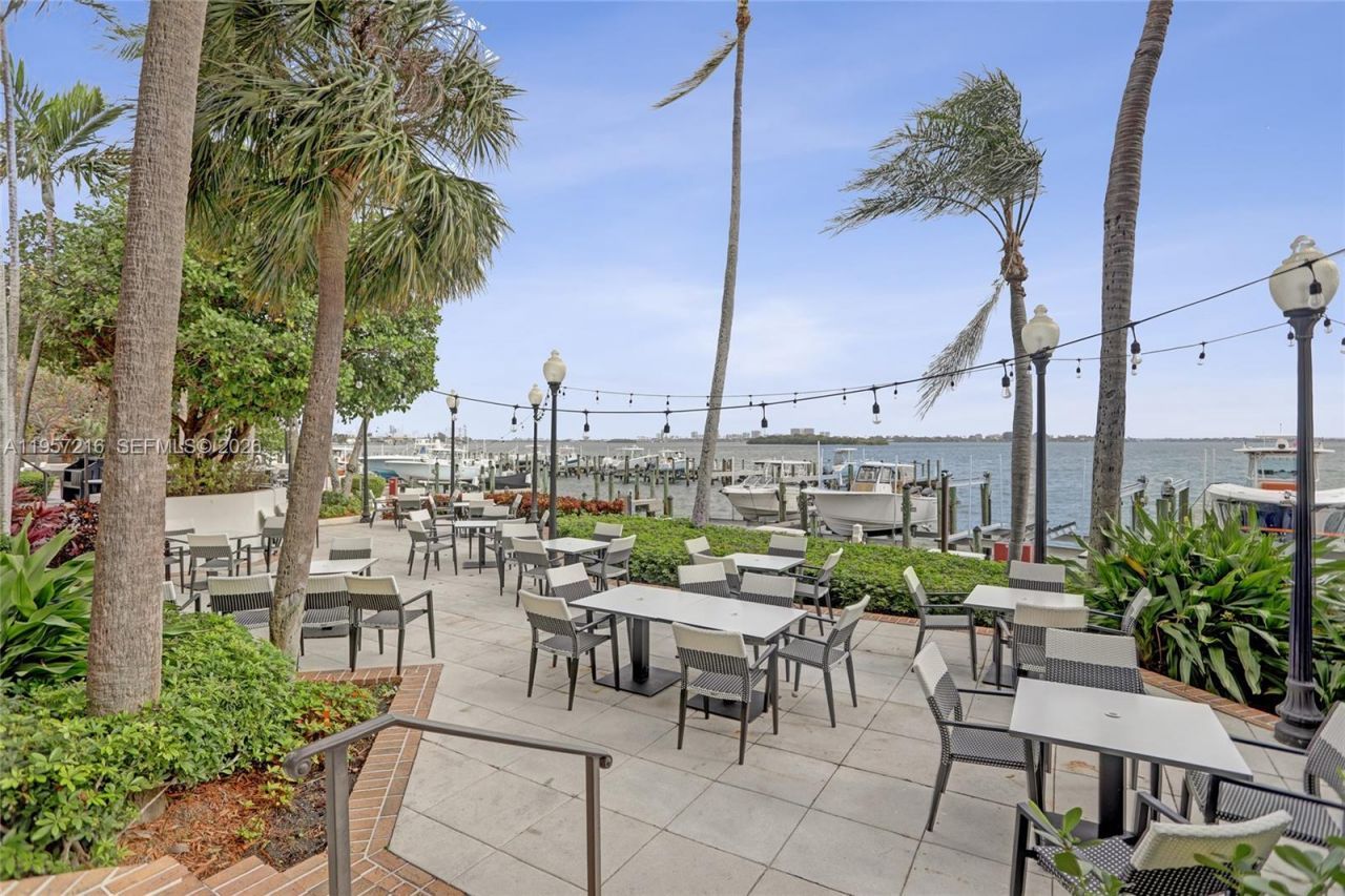 1000 Quayside Ter, Unit 1402, Miami, FL 33138 Photo