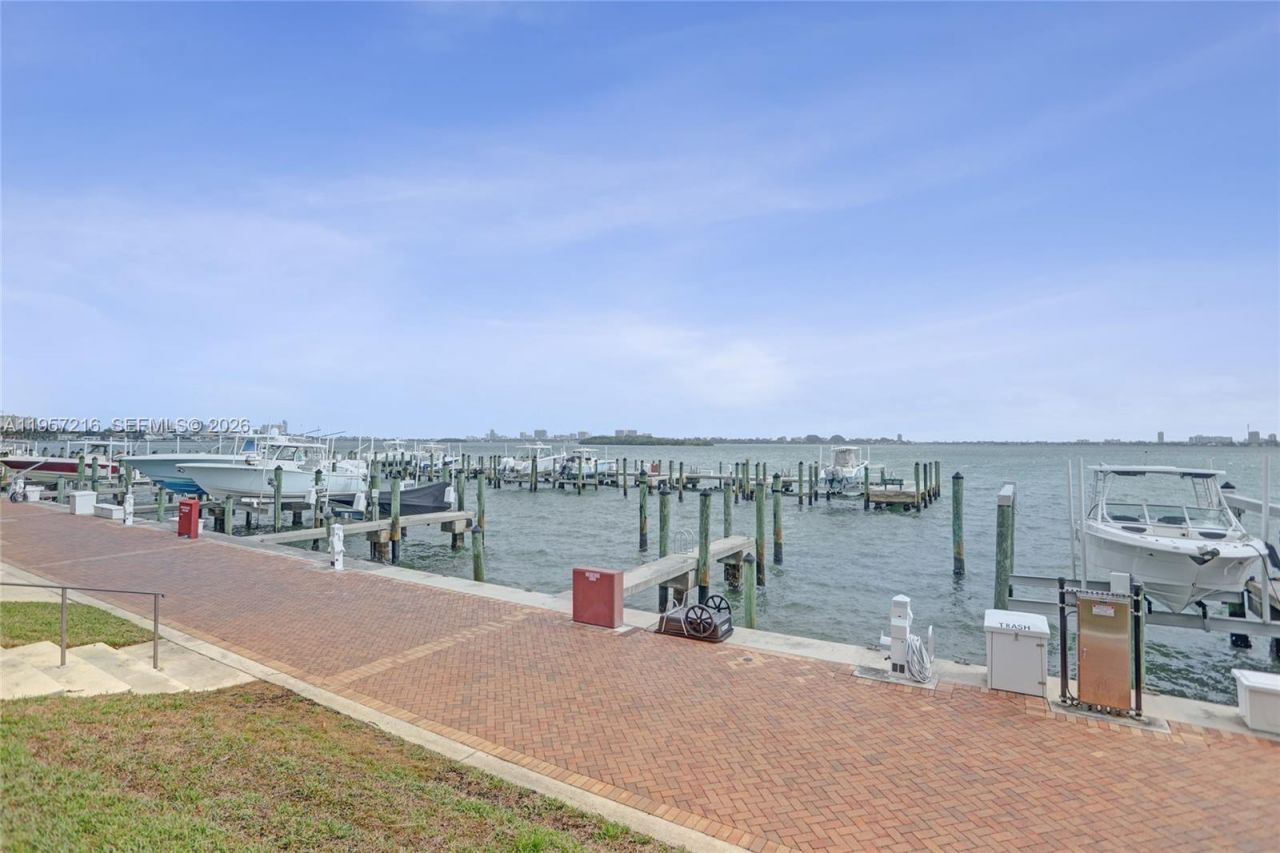 1000 Quayside Ter, Unit 1402, Miami, FL 33138 Photo
