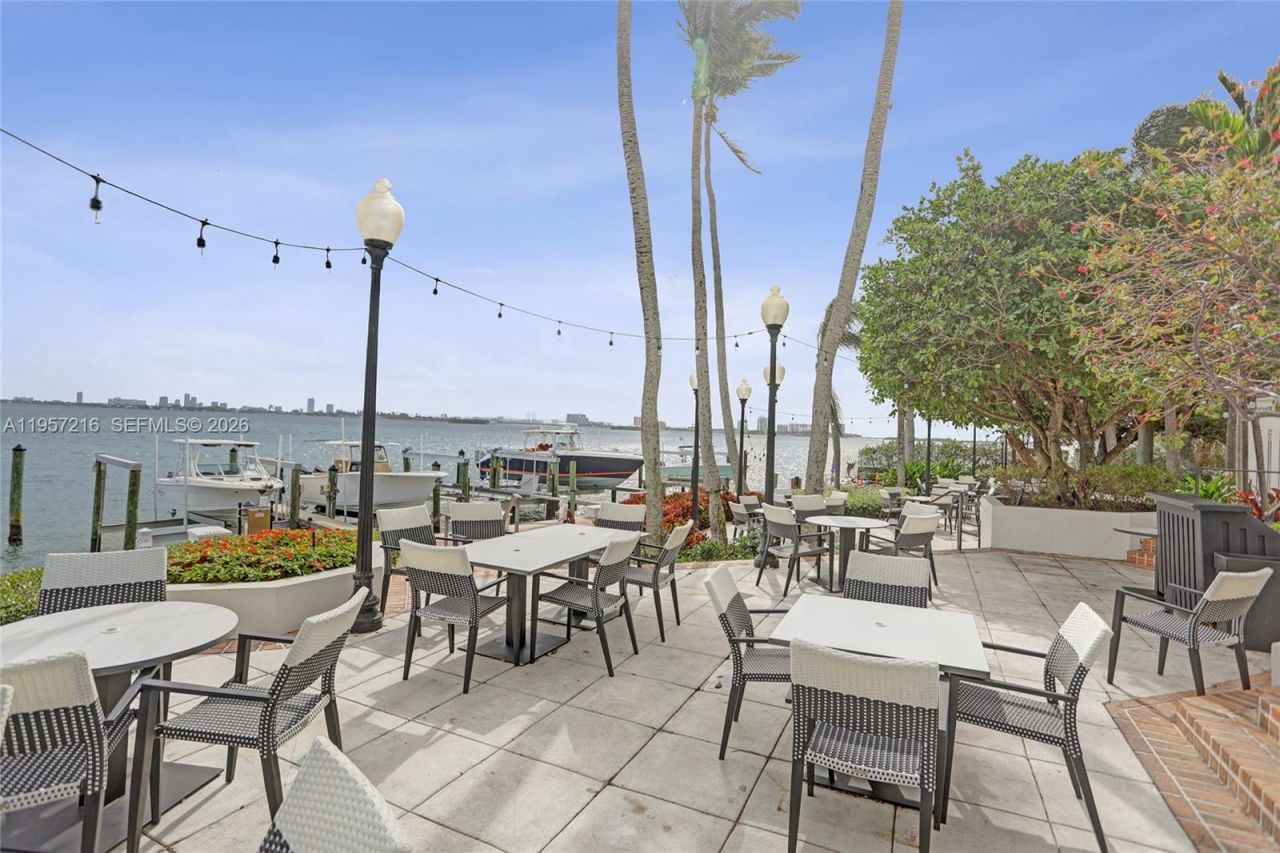 1000 Quayside Ter, Unit 1402, Miami, FL 33138 Photo