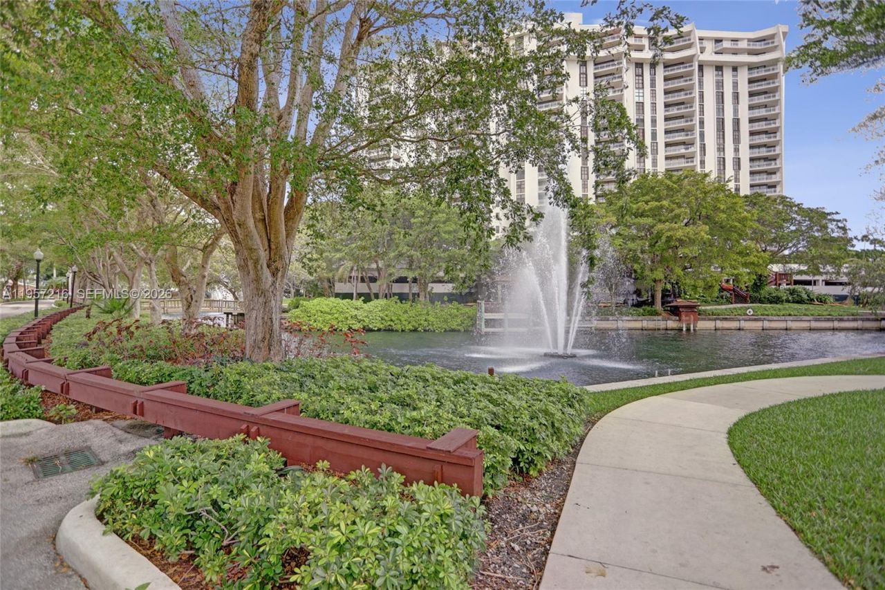 1000 Quayside Ter, Unit 1402, Miami, FL 33138 Photo