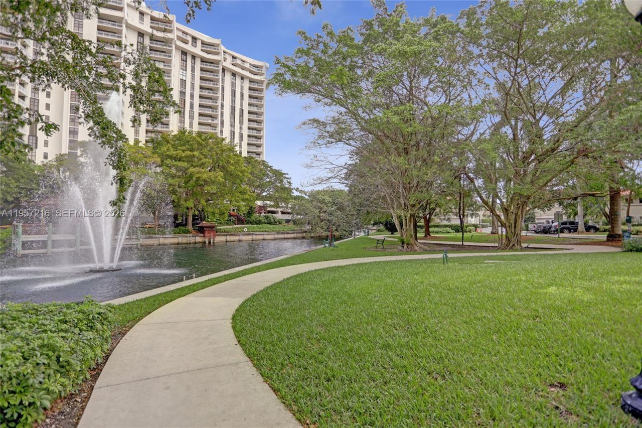 1000 Quayside Ter, Unit 1402, Miami, FL 33138 Photo