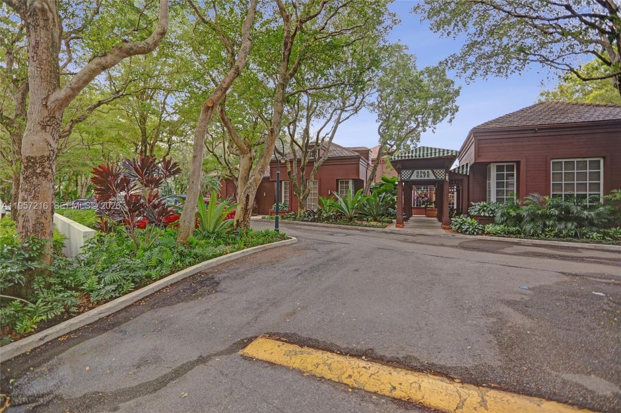 1000 Quayside Ter, Unit 1402, Miami, FL 33138 Photo