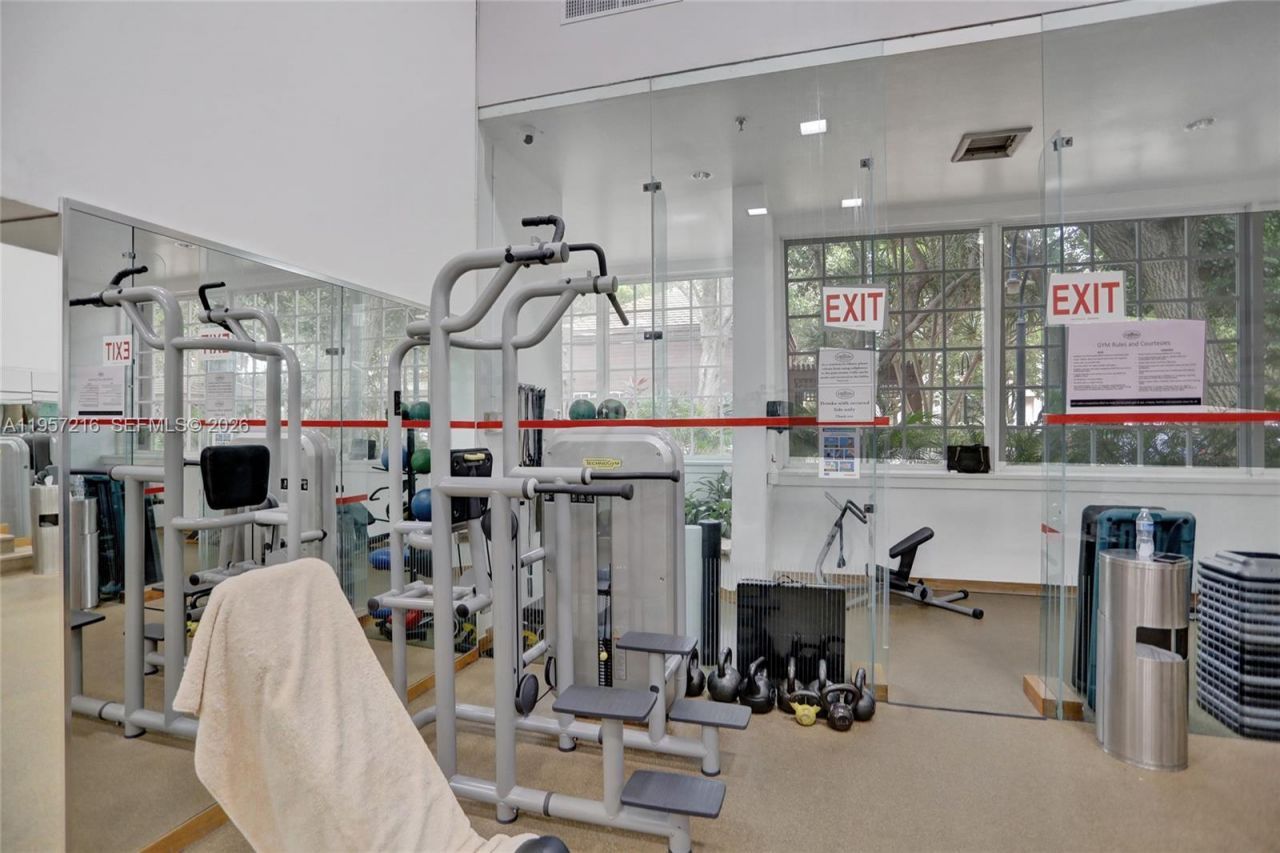 1000 Quayside Ter, Unit 1402, Miami, FL 33138 Photo