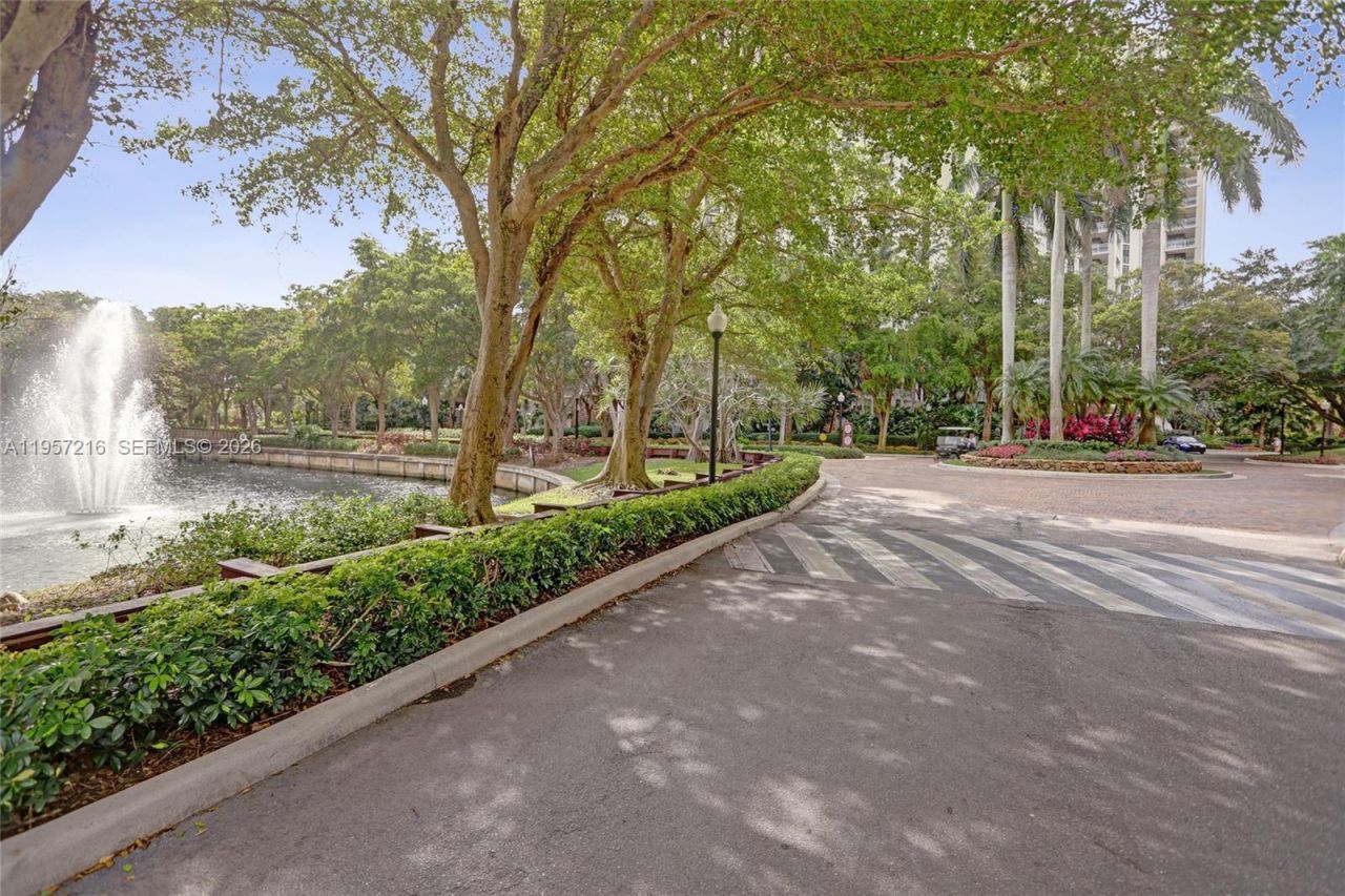 1000 Quayside Ter, Unit 1402, Miami, FL 33138 Photo