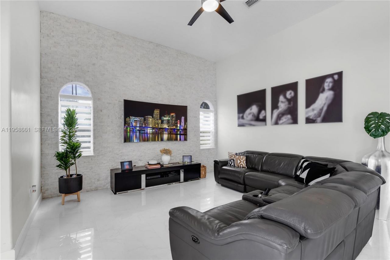 429 NW 130th Ave, Miami, FL 33182 Photo