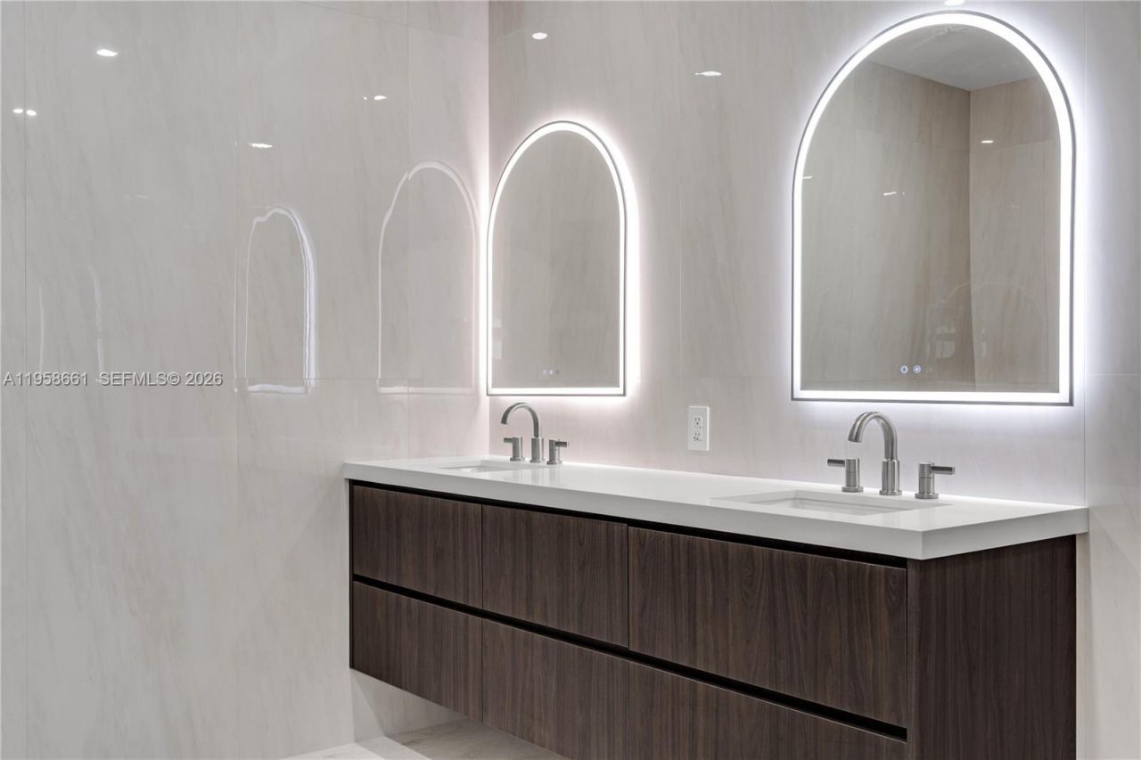 429 NW 130th Ave, Miami, FL 33182 Photo