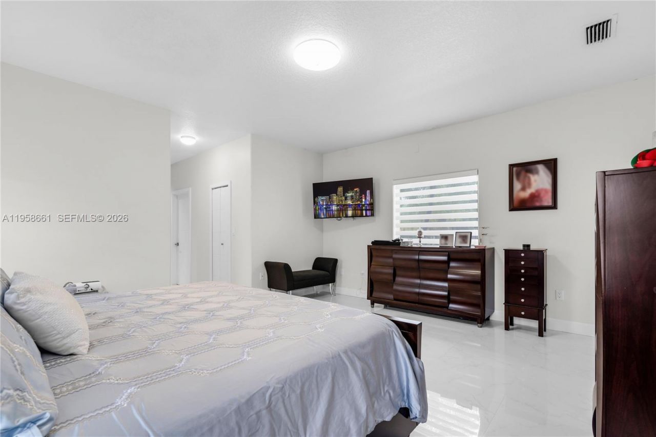 429 NW 130th Ave, Miami, FL 33182 Photo