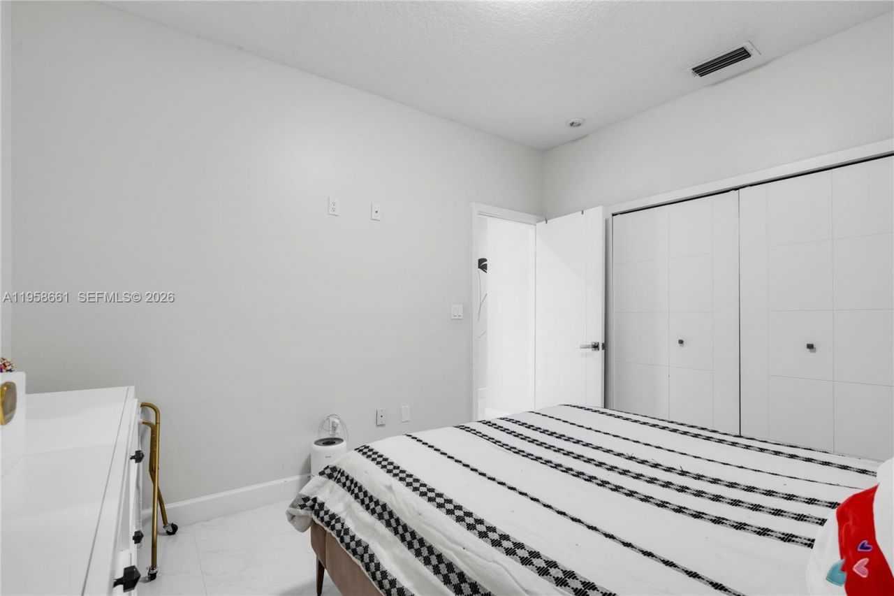 429 NW 130th Ave, Miami, FL 33182 Photo