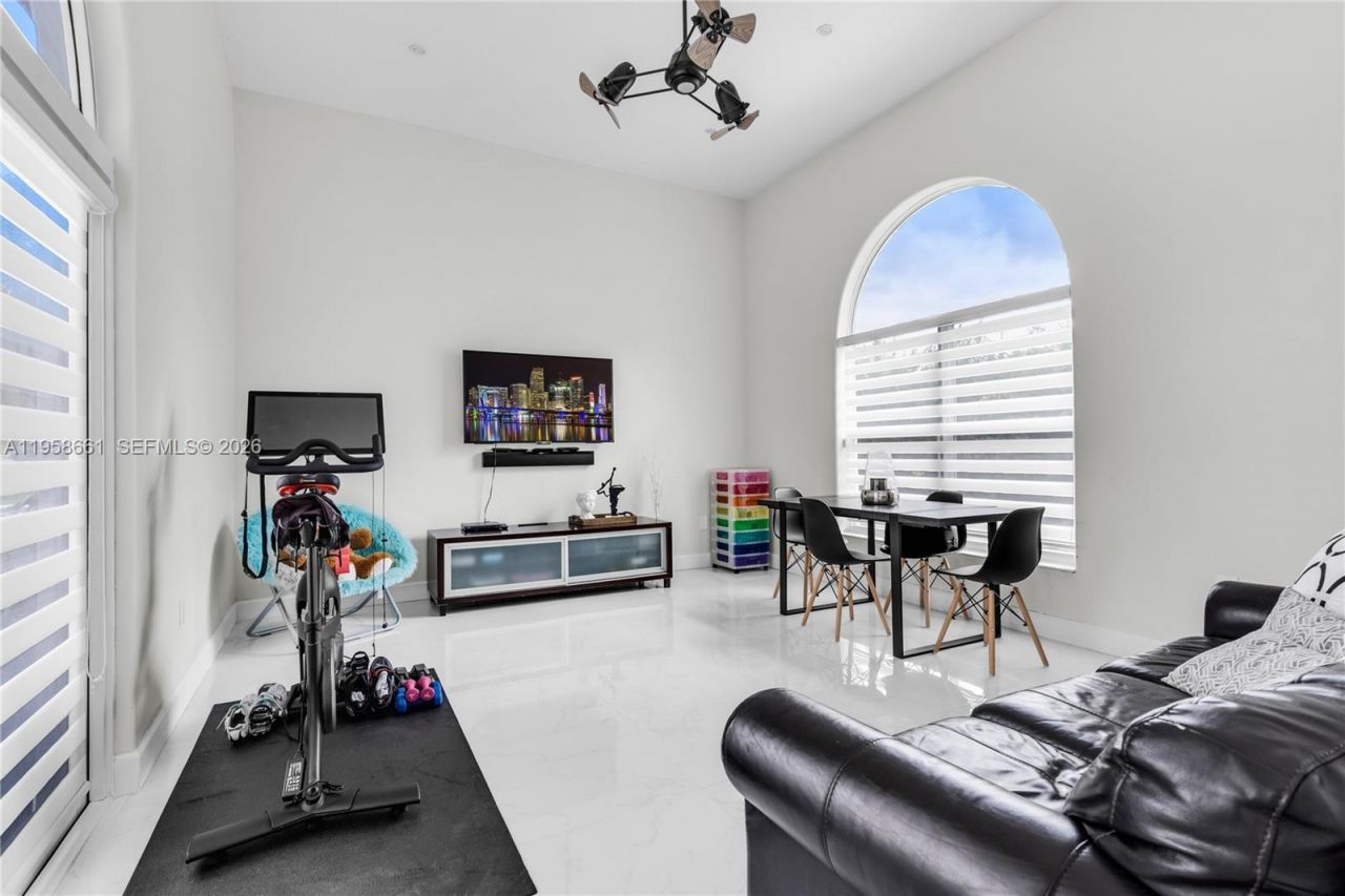 429 NW 130th Ave, Miami, FL 33182 Photo