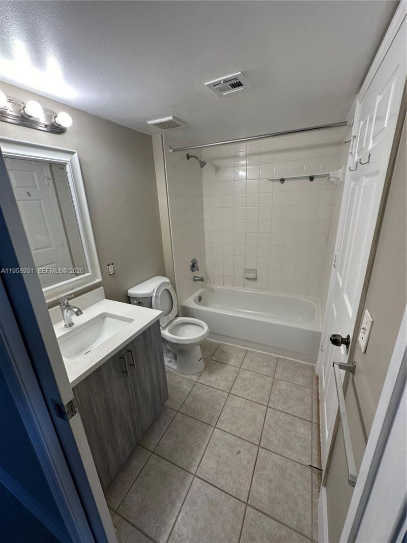 5005 Wiles Rd, Unit 104, Coconut Creek, FL 33073 Photo