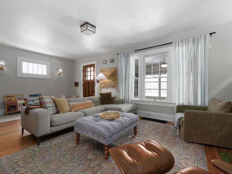 61 Tibet Road, Columbus, OH 43202 Photo 13