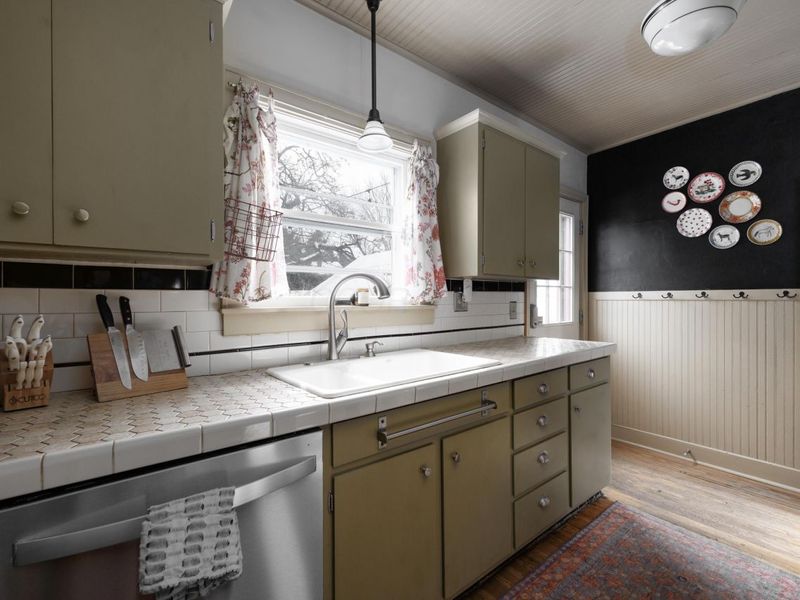 61 Tibet Road, Columbus, OH 43202 Photo 22