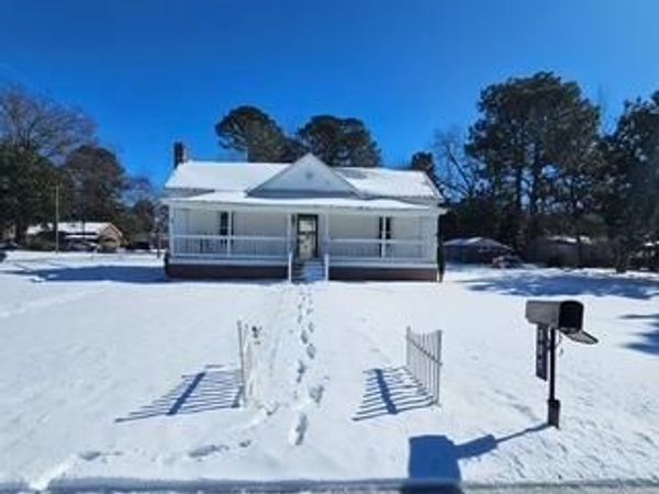 301 S Pender Street, Elm City, NC 27822