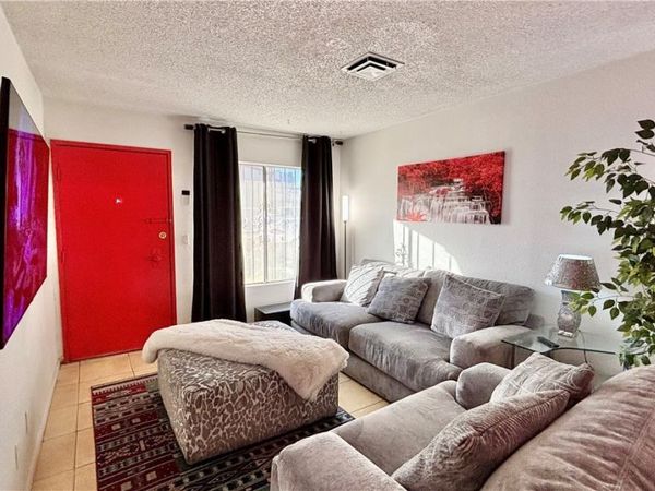 3978 Palos Verdes Street, Las Vegas, NV 89119