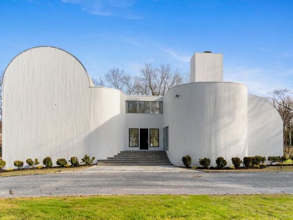 454 E Shore Road, Great Neck, NY 11024