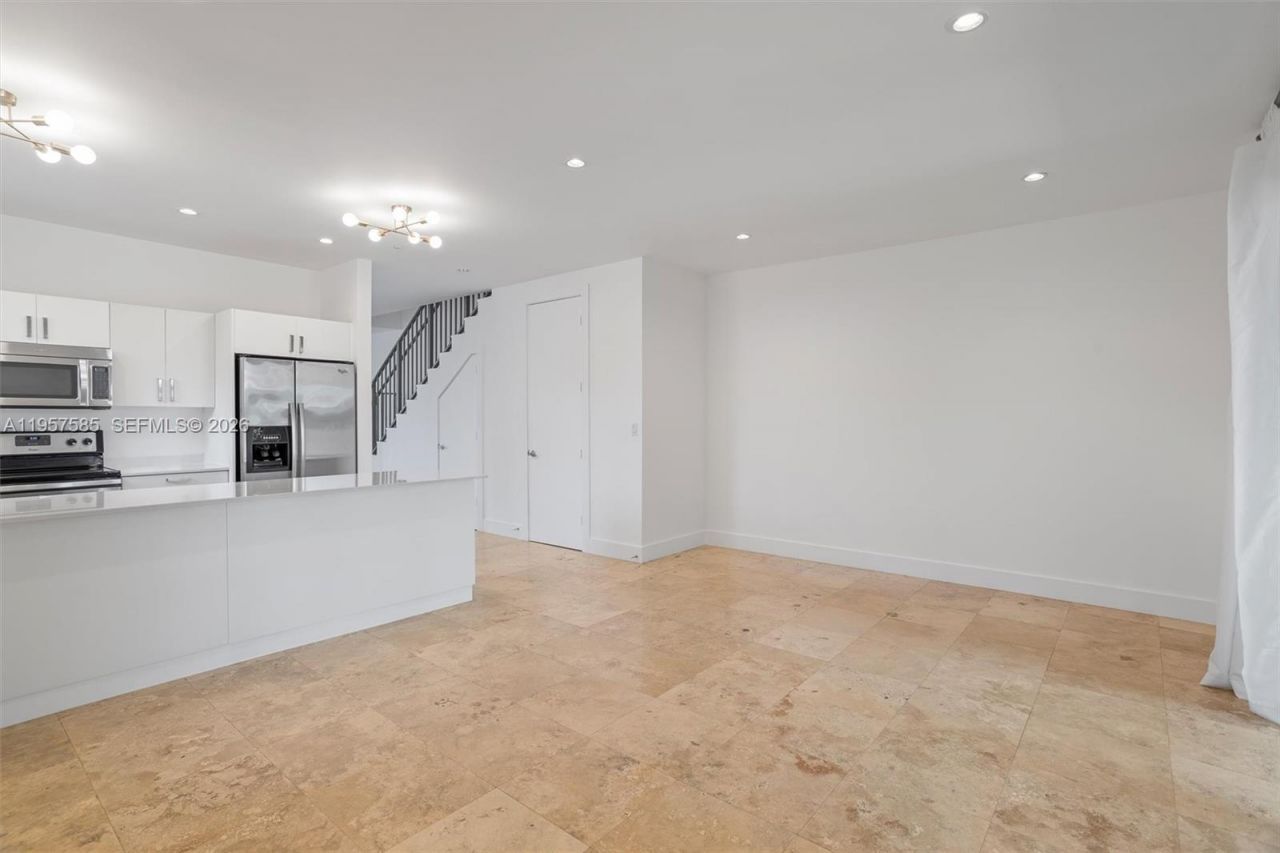 2784 SW 34th Ave , Miami, FL 33133 Photo