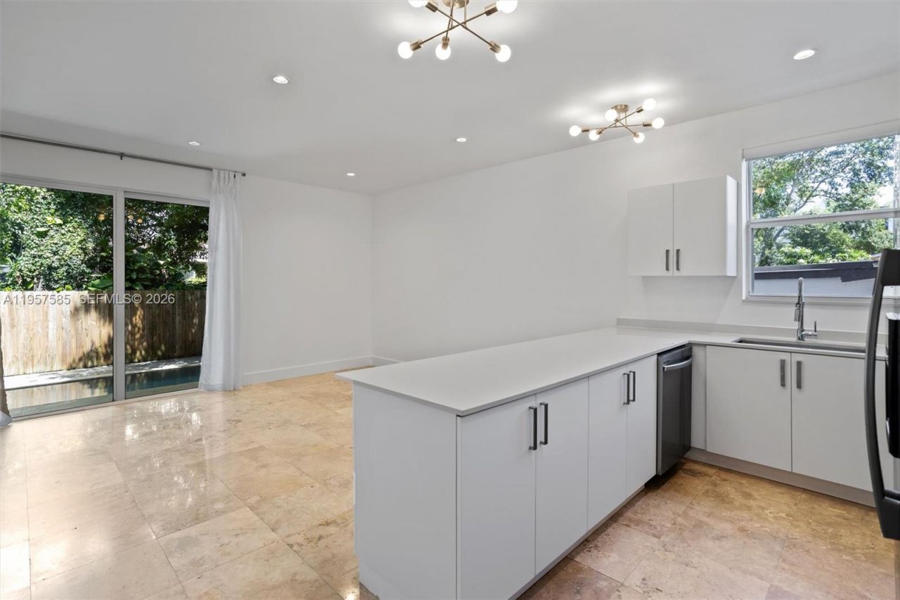 2784 SW 34th Ave , Miami, FL 33133 Photo