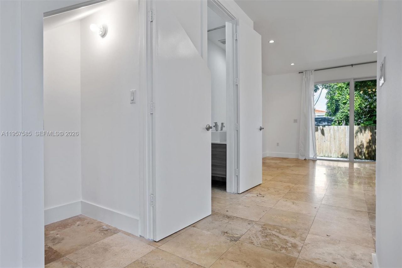 2784 SW 34th Ave , Miami, FL 33133 Photo