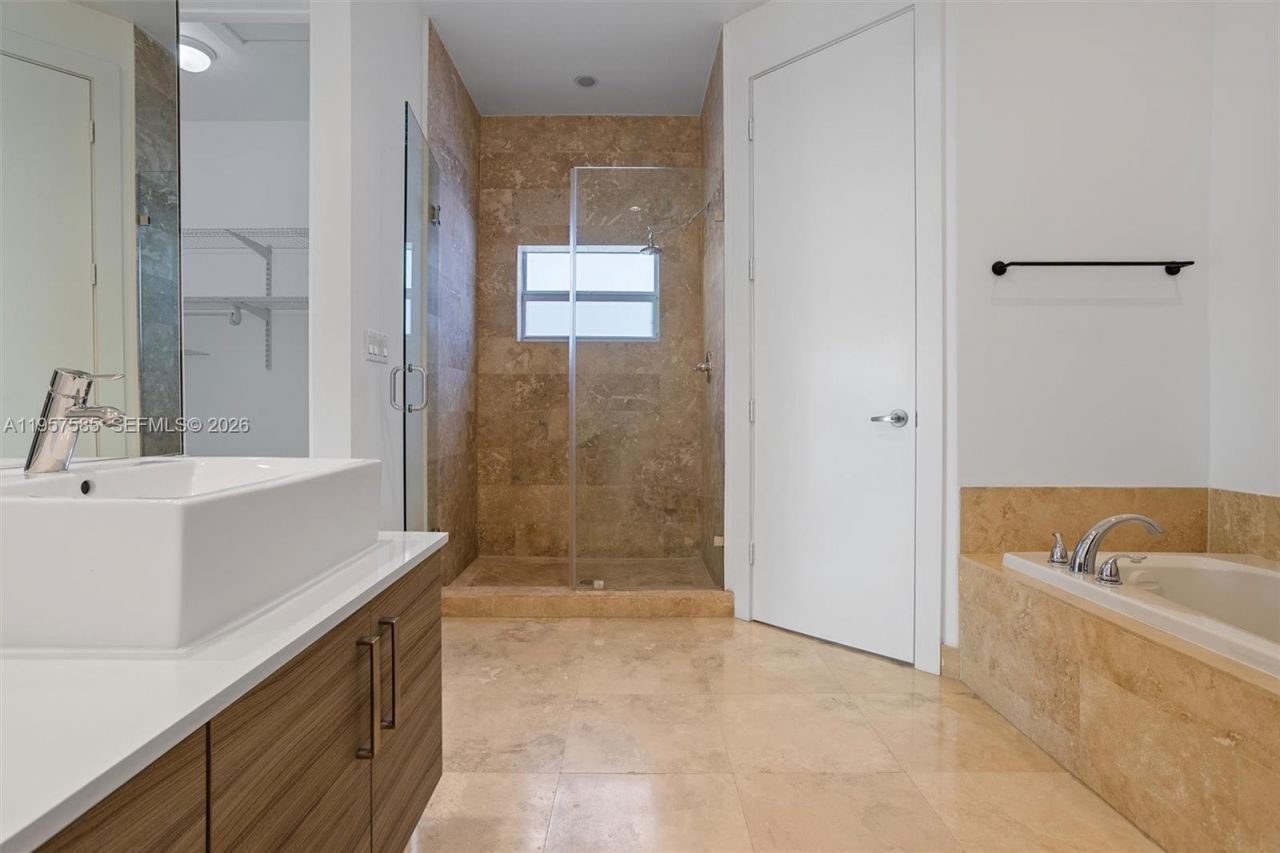 2784 SW 34th Ave , Miami, FL 33133 Photo