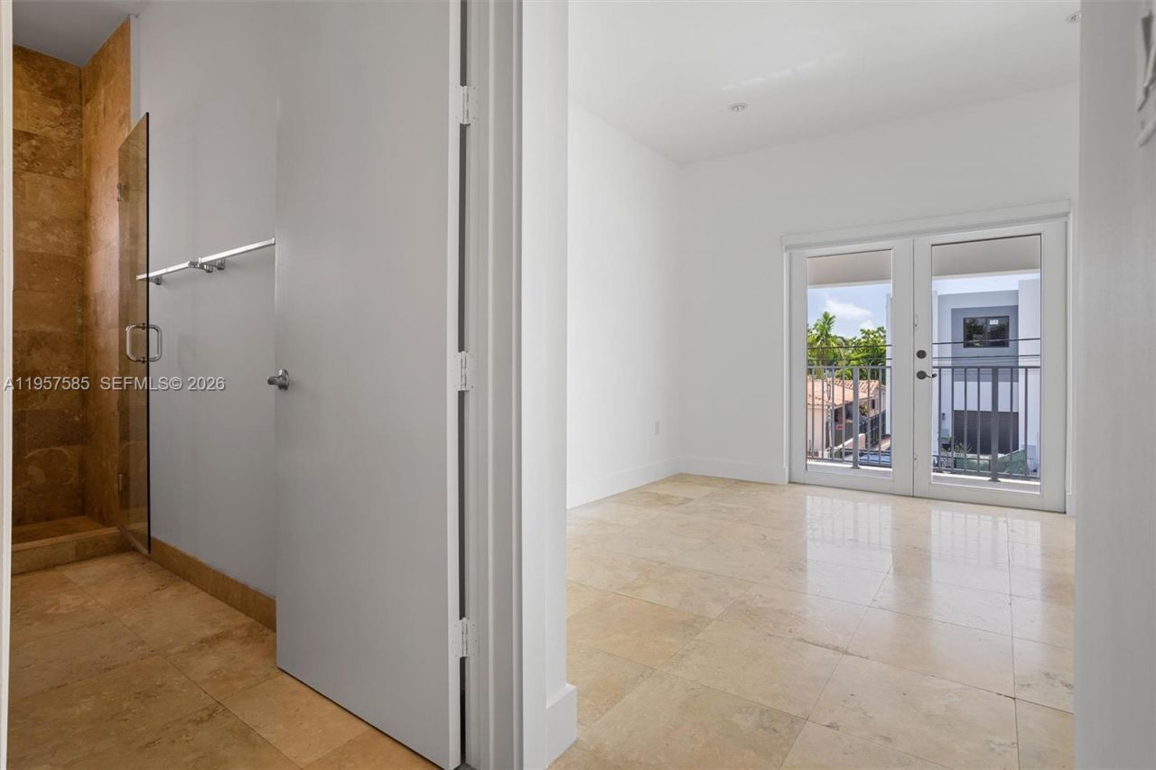 2784 SW 34th Ave , Miami, FL 33133 Photo