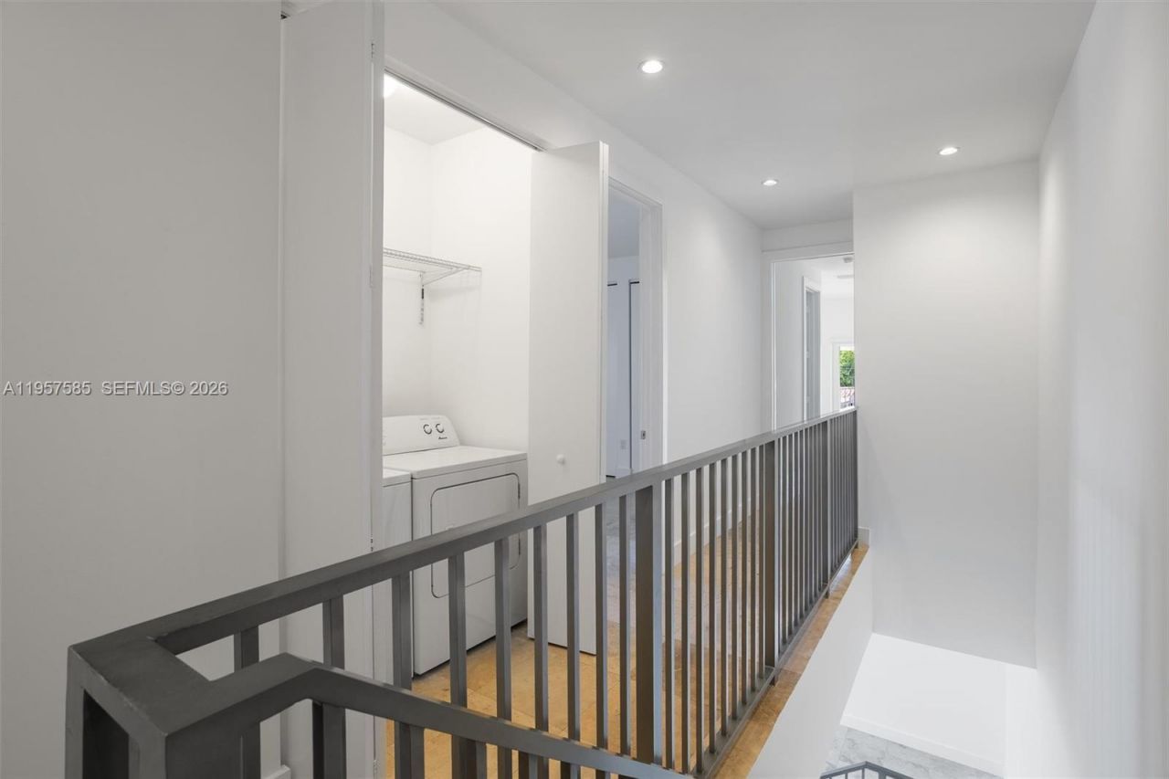 2784 SW 34th Ave , Miami, FL 33133 Photo