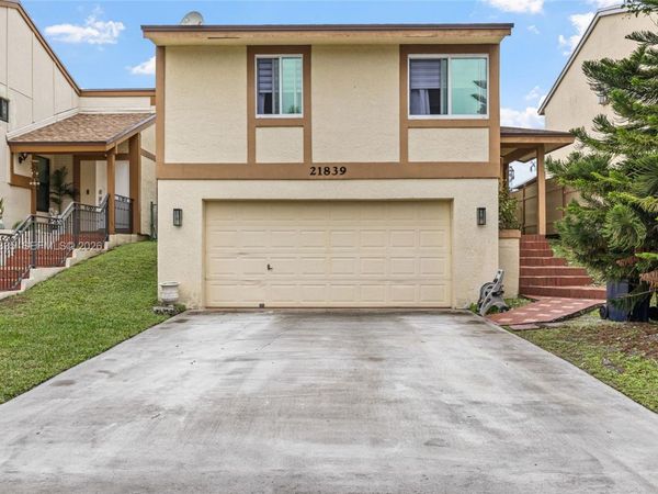 21839 SW 100th Pl, Cutler Bay, FL 33190