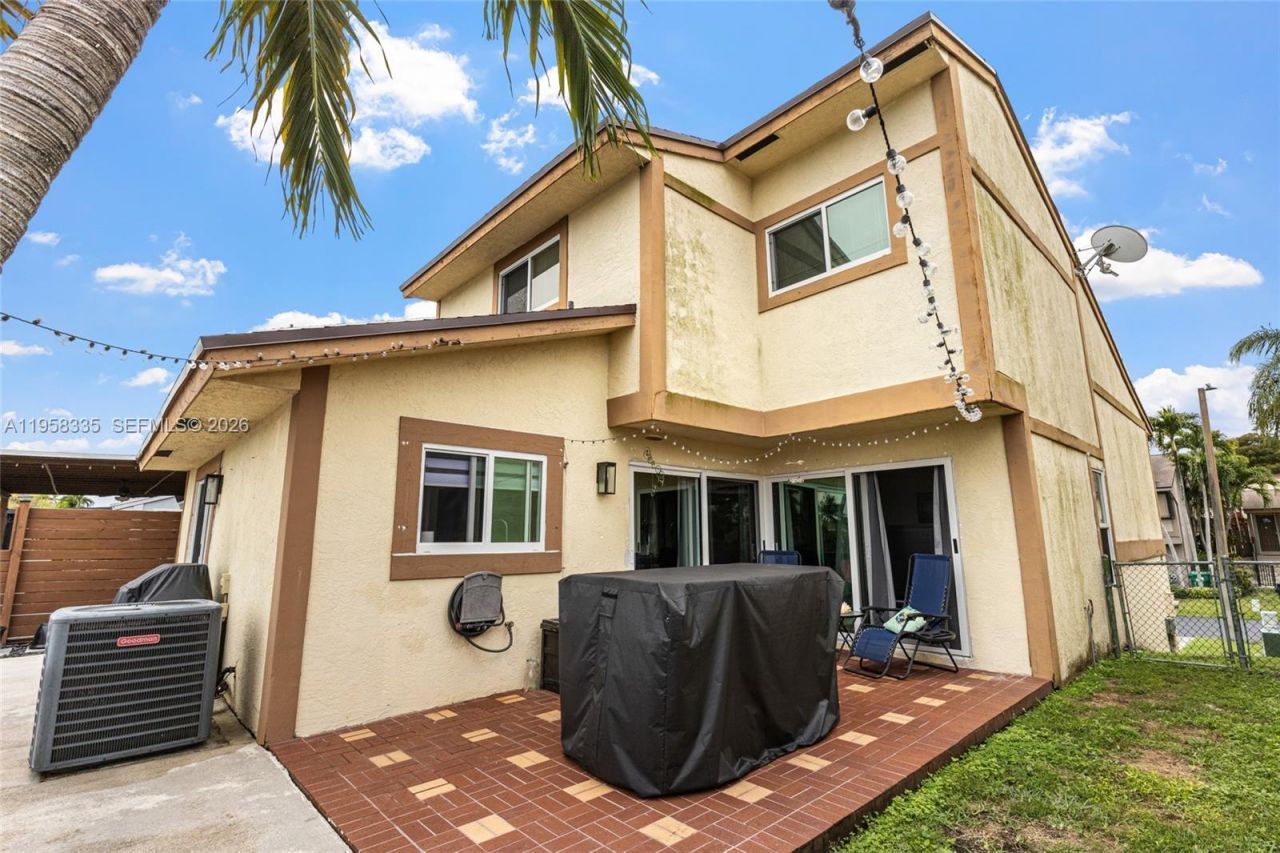21839 SW 100th Pl, Cutler Bay, FL 33190 Photo