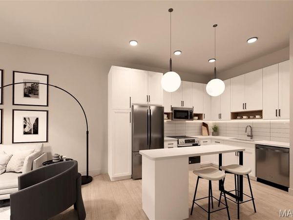 1121 S Main Street , Unit 215, St Charles, MO 63301