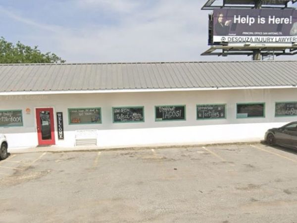 215 E Alamo, Carrizo Springs, TX 78834