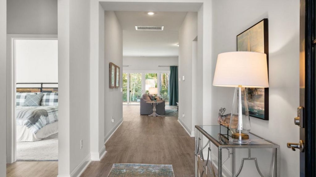 7067 Cinnamon Dr Photo 3