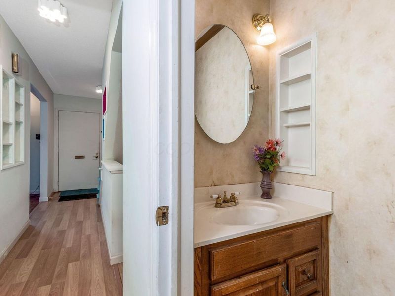 655 Providence Avenue, Unit B, Columbus, OH 43214 Photo 10