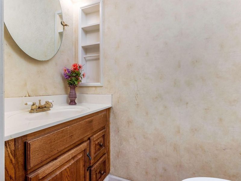 655 Providence Avenue, Unit B, Columbus, OH 43214 Photo 11