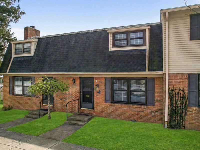 655 Providence Avenue, Unit B, Columbus, OH 43214 Photo 2