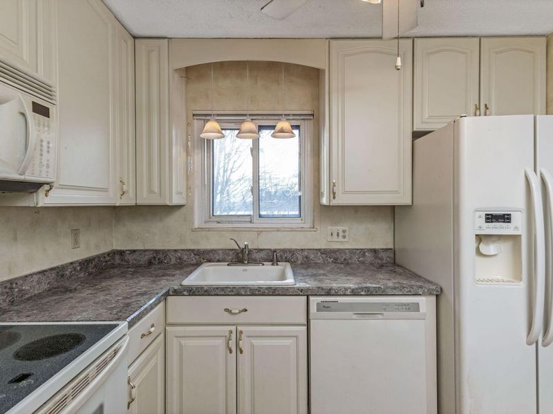 655 Providence Avenue, Unit B, Columbus, OH 43214 Photo 4