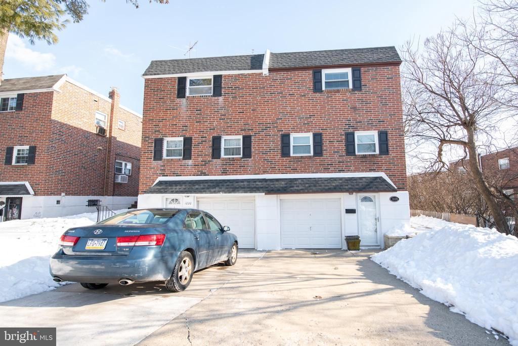 1018 Hoffnagle Place, Philadelphia, PA 19111 Main Photo