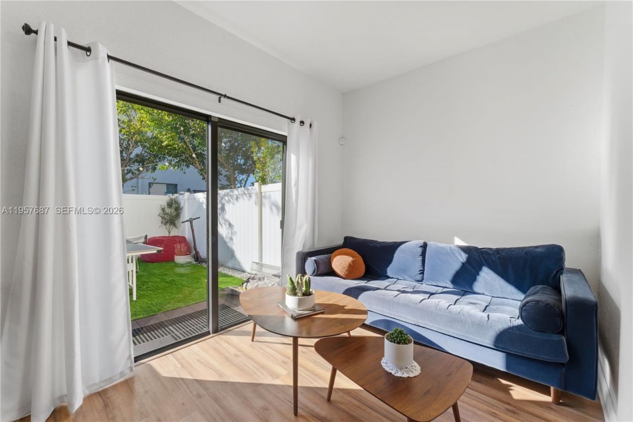 11456 W 33rd Way, Hialeah, FL 33018 Photo