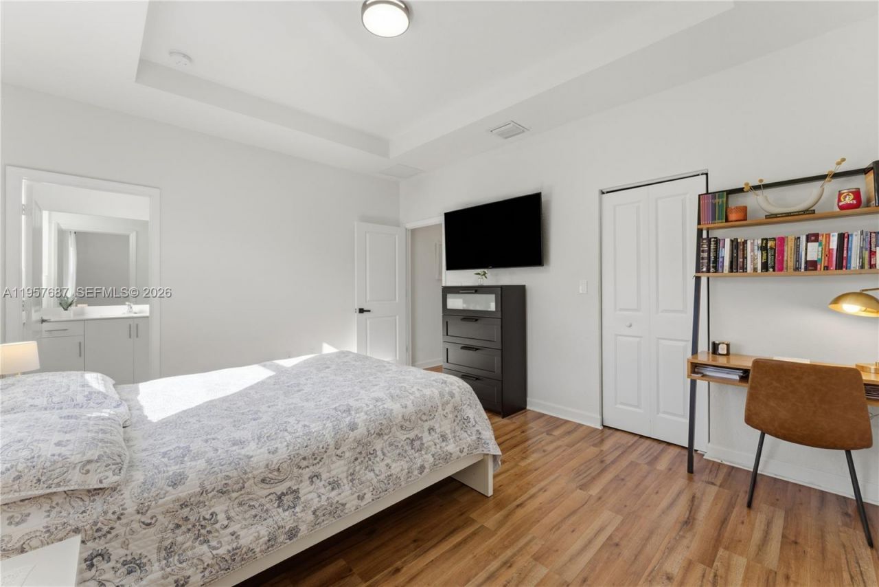 11456 W 33rd Way, Hialeah, FL 33018 Photo