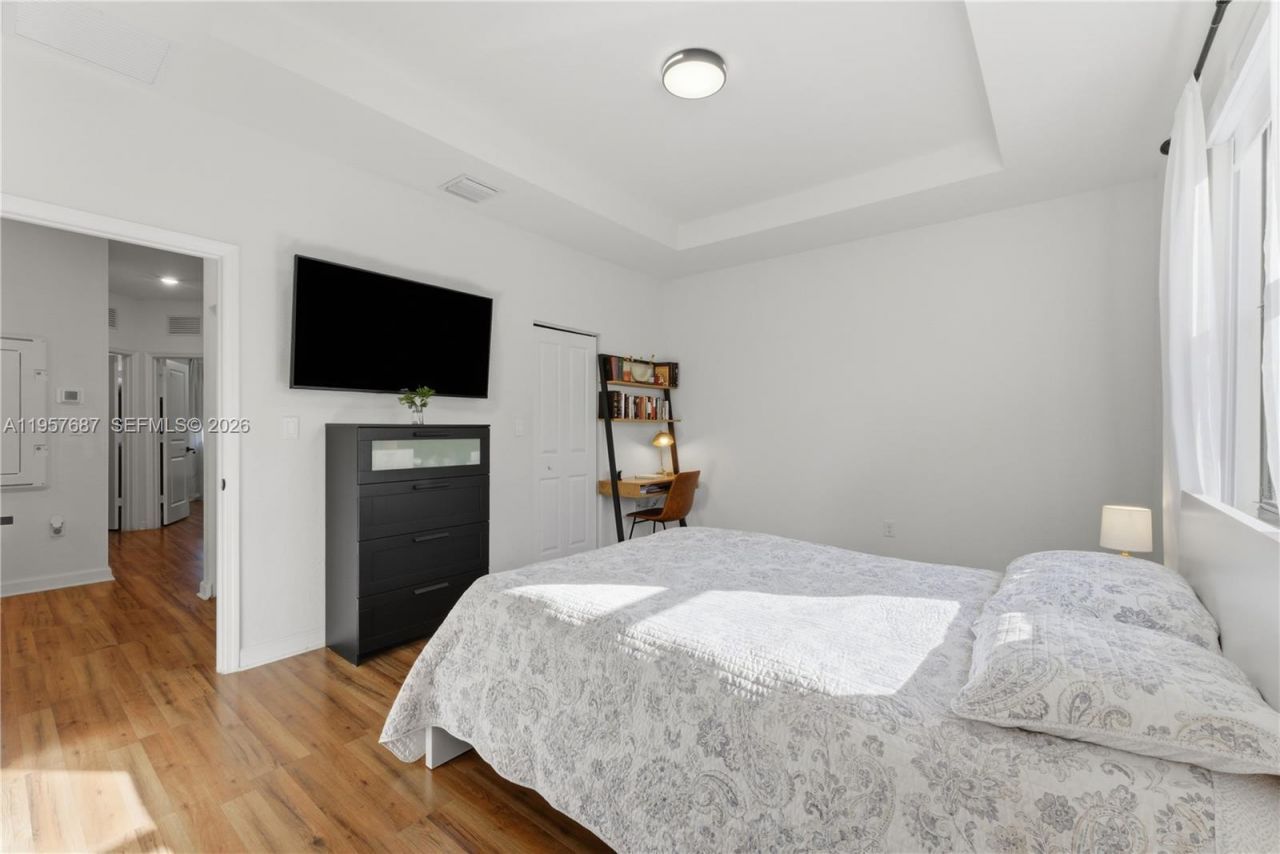 11456 W 33rd Way, Hialeah, FL 33018 Photo