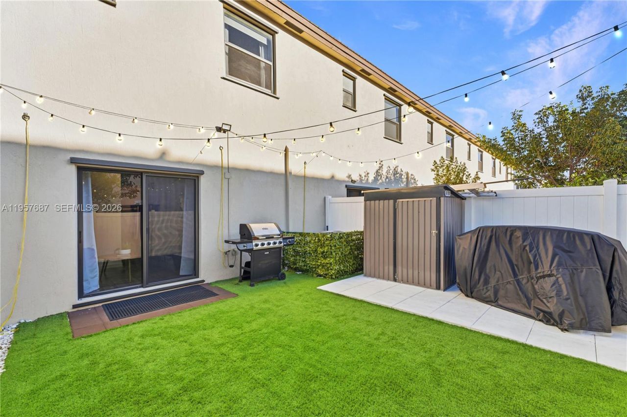 11456 W 33rd Way, Hialeah, FL 33018 Photo