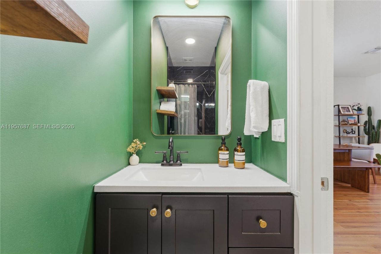 11456 W 33rd Way, Hialeah, FL 33018 Photo